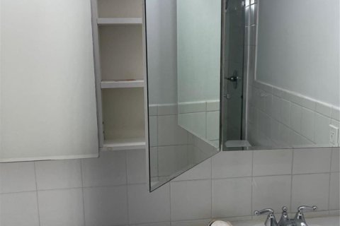 Condominio en venta en Tamarac, Florida, 2 dormitorios, 91.14 m2 № 2084477 - foto 9