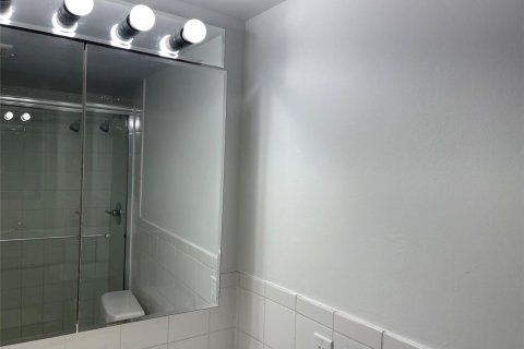 Condominio en venta en Tamarac, Florida, 2 dormitorios, 91.14 m2 № 2084477 - foto 10