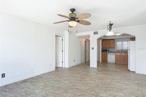 Condominio en venta en Daytona Beach, Florida, 1 dormitorio, 76.64 m2 № 1523199 - foto 13