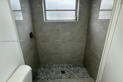 Copropriété à vendre à Hallandale Beach, Floride: 2 chambres, 89.19 m2 № 2008585 - photo 6