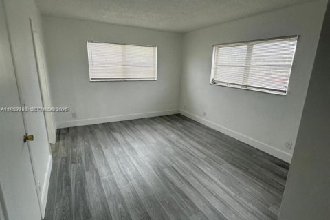 Copropriété à vendre à Hallandale Beach, Floride: 2 chambres, 89.19 m2 № 2008585 - photo 10