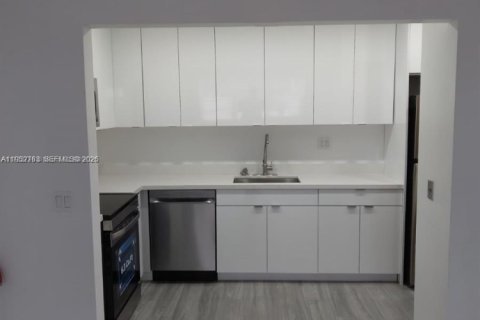 Condo à Hallandale Beach, Floride, 2 chambres  № 2008585