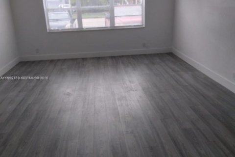 Copropriété à vendre à Hallandale Beach, Floride: 2 chambres, 89.19 m2 № 2008585 - photo 5
