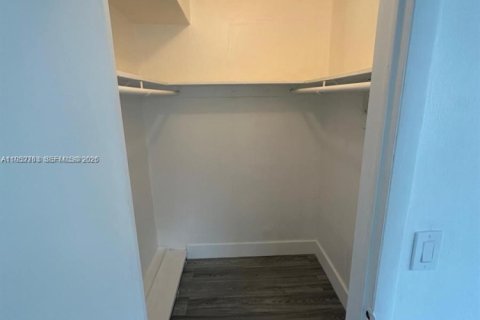 Copropriété à vendre à Hallandale Beach, Floride: 2 chambres, 89.19 m2 № 2008585 - photo 8