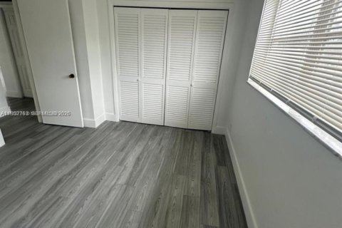 Copropriété à vendre à Hallandale Beach, Floride: 2 chambres, 89.19 m2 № 2008585 - photo 11