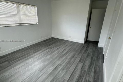 Copropriété à vendre à Hallandale Beach, Floride: 2 chambres, 89.19 m2 № 2008585 - photo 9