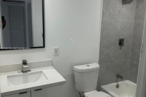 Copropriété à vendre à Hallandale Beach, Floride: 2 chambres, 89.19 m2 № 2008585 - photo 13