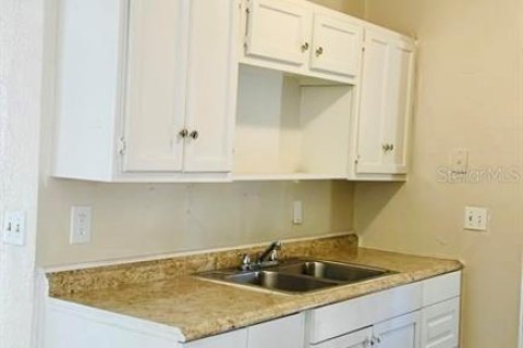 Appartement à louer à Orlando, Floride: 2 chambres, 151.06 m2 № 2324545 - photo 3