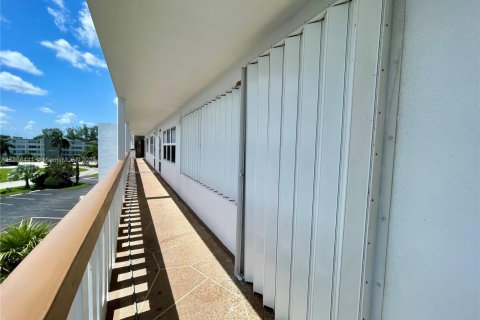 Condominio en venta en Deerfield Beach, Florida, 1 dormitorio, 66.98 m2 № 1981930 - foto 3