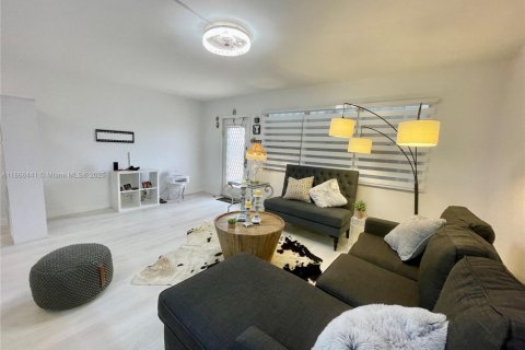 Condominio en venta en Deerfield Beach, Florida, 1 dormitorio, 66.98 m2 № 1981930 - foto 6