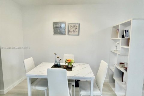 Condominio en venta en Deerfield Beach, Florida, 1 dormitorio, 66.98 m2 № 1981930 - foto 13