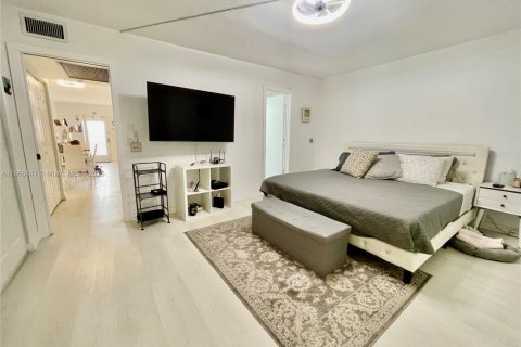 Condominio en venta en Deerfield Beach, Florida, 1 dormitorio, 66.98 m2 № 1981930 - foto 16