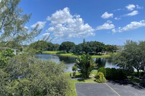 Condominio en venta en Deerfield Beach, Florida, 1 dormitorio, 66.98 m2 № 1981930 - foto 4