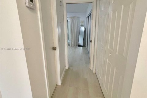 Condominio en venta en Deerfield Beach, Florida, 1 dormitorio, 66.98 m2 № 1981930 - foto 15