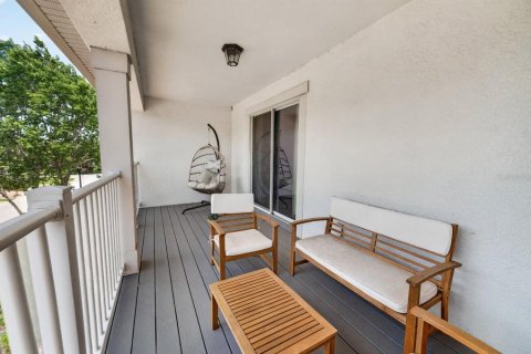 Townhouse in Kissimmee, Florida 3 bedrooms, 141.95 sq.m. № 2214223 - photo 11