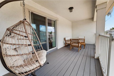 Townhouse in Kissimmee, Florida 3 bedrooms, 141.95 sq.m. № 2214223 - photo 12