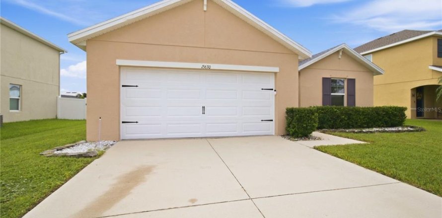 House in Bradenton, Florida 3 bedrooms, 151.06 sq.m. № 2391234