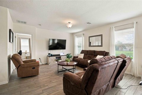 House in Bradenton, Florida 3 bedrooms, 151.06 sq.m. № 2391234 - photo 6