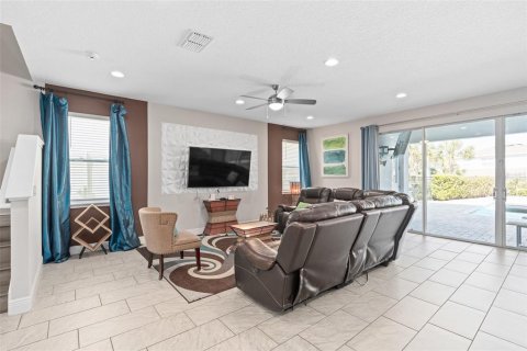 House in Kissimmee, Florida 11 bedrooms, 510.59 sq.m. № 1046851 - photo 14