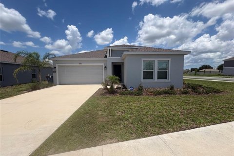 House in Lake Wales, Florida 4 bedrooms, 179.77 sq.m. № 2228199