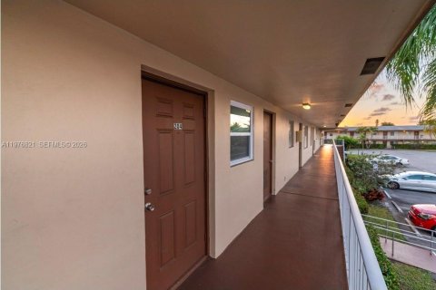Condo in Margate, Florida, 1 bedroom  № 2043253 - photo 3