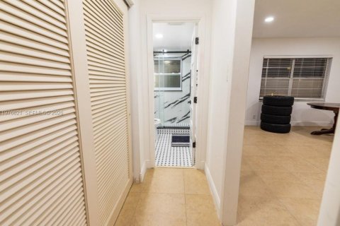 Condo in Margate, Florida, 1 bedroom  № 2043253 - photo 10