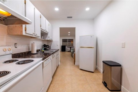 Condo in Margate, Florida, 1 bedroom  № 2043253 - photo 7
