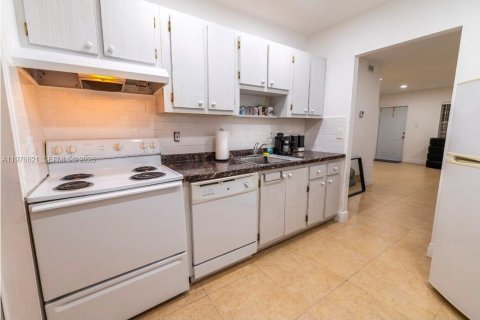 Condo in Margate, Florida, 1 bedroom  № 2043253 - photo 6