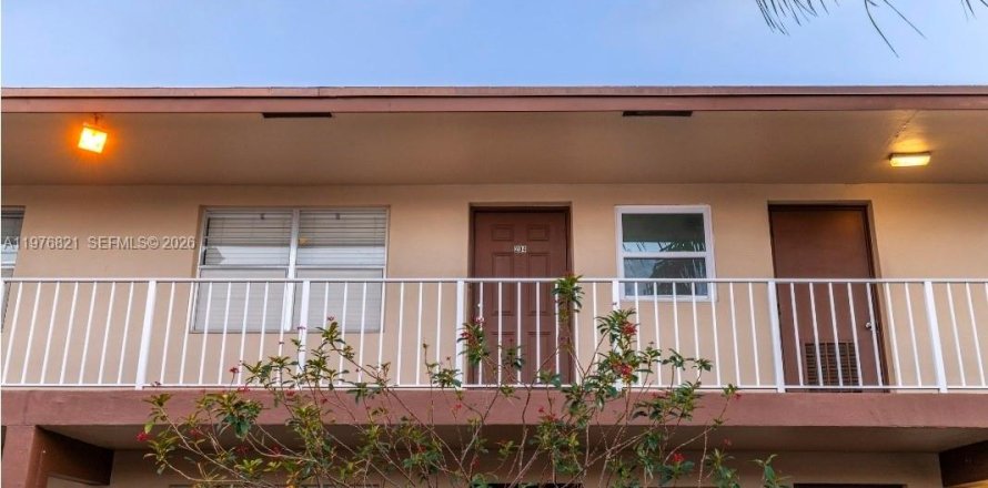 Condo in Margate, Florida, 1 bedroom  № 2043253