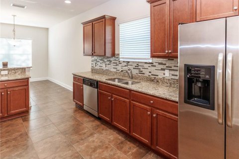 Villa ou maison à vendre à Tampa, Floride: 4 chambres, 232.26 m2 № 2427409 - photo 3