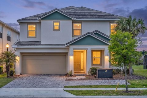 House in Kissimmee, Florida 10 bedrooms, 397.16 sq.m. № 2101264
