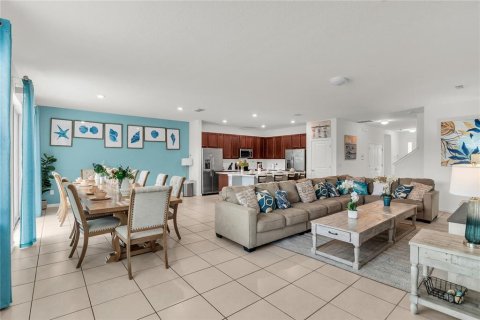 Villa ou maison à vendre à Kissimmee, Floride: 10 chambres, 397.16 m2 № 2101264 - photo 4