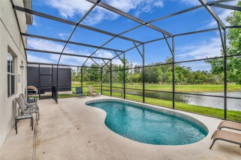Villa ou maison à vendre à Kissimmee, Floride: 10 chambres, 397.16 m2 № 2101264 - photo 2