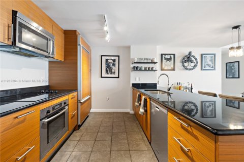 Снять в аренду кондоминиум в Майами, Флорида 2 спальни, 116.69м2, № 1968263 - фото 6