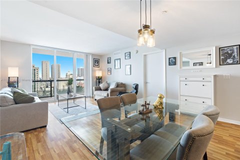 Снять в аренду кондоминиум в Майами, Флорида 2 спальни, 116.69м2, № 1968263 - фото 5