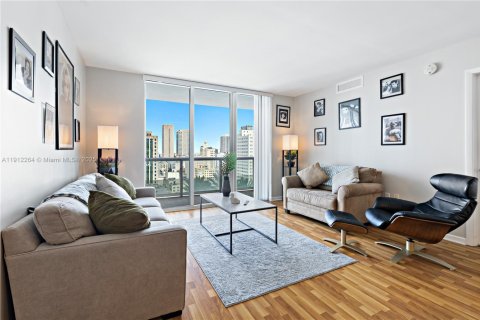 Снять в аренду кондоминиум в Майами, Флорида 2 спальни, 116.69м2, № 1968263 - фото 8