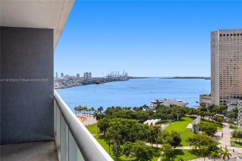 Снять в аренду кондоминиум в Майами, Флорида 2 спальни, 116.69м2, № 1968263 - фото 17