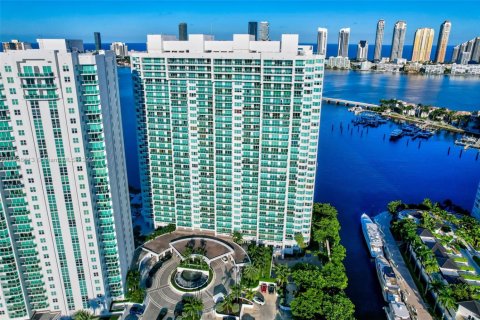 Condo in Aventura, Florida, 3 bedrooms  № 1452251 - photo 1