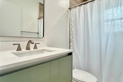 Villa ou maison à louer à Dania Beach, Floride: 2 chambres, 97.36 m2 № 2031201 - photo 8