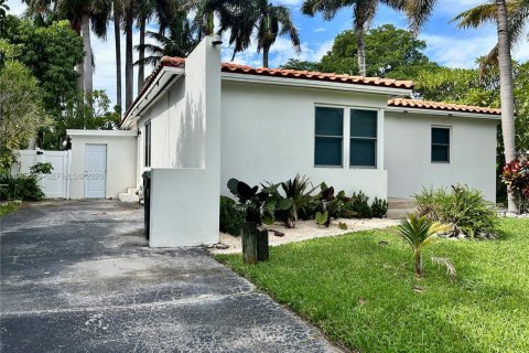 Villa ou maison à louer à Dania Beach, Floride: 2 chambres, 97.36 m2 № 2031201 - photo 15