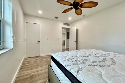 Villa ou maison à louer à Dania Beach, Floride: 2 chambres, 97.36 m2 № 2031201 - photo 11