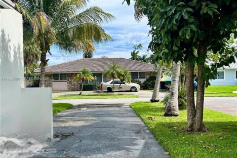 Villa ou maison à louer à Dania Beach, Floride: 2 chambres, 97.36 m2 № 2031201 - photo 14