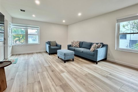 Villa ou maison à louer à Dania Beach, Floride: 2 chambres, 97.36 m2 № 2031201 - photo 4