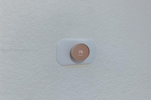 Touwnhouse à vendre à Hallandale Beach, Floride: 3 chambres, 151.99 m2 № 1991554 - photo 11