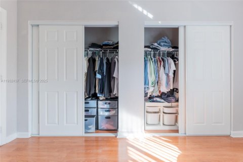 Touwnhouse à vendre à Hallandale Beach, Floride: 3 chambres, 151.99 m2 № 1991554 - photo 23