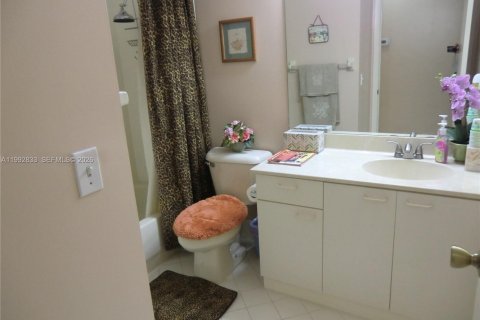 Villa ou maison à louer à Pembroke Pines, Floride: 4 chambres, 147.71 m2 № 2055786 - photo 15