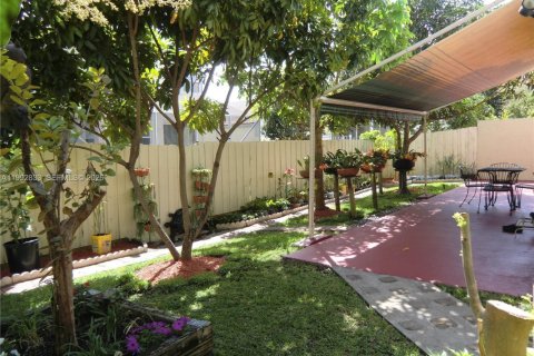 Villa ou maison à louer à Pembroke Pines, Floride: 4 chambres, 147.71 m2 № 2055786 - photo 20