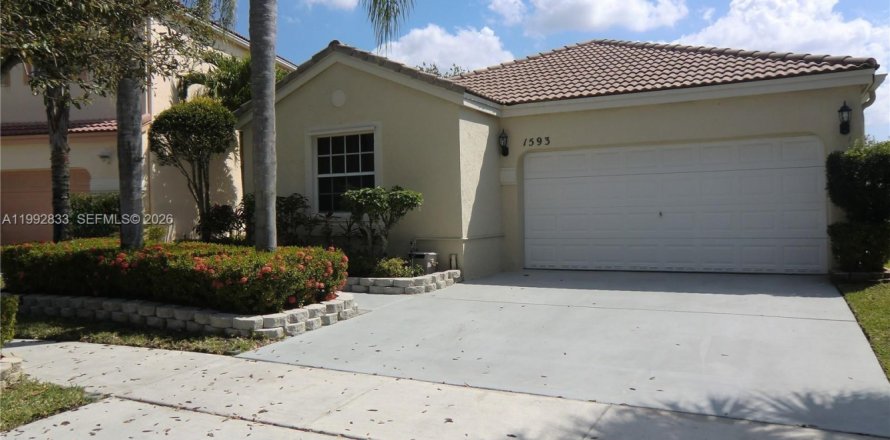 Villa ou maison à Pembroke Pines, Floride 4 chambres, 147.71 m2 № 2055786