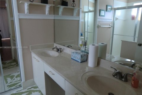 Villa ou maison à louer à Pembroke Pines, Floride: 4 chambres, 147.71 m2 № 2055786 - photo 14