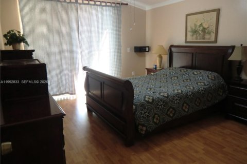 Villa ou maison à louer à Pembroke Pines, Floride: 4 chambres, 147.71 m2 № 2055786 - photo 12